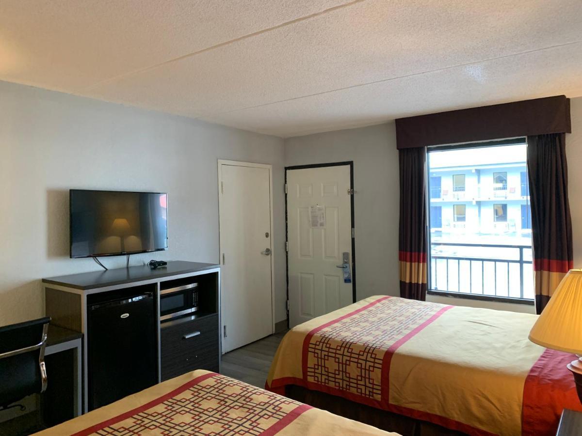 Parkway Hotel