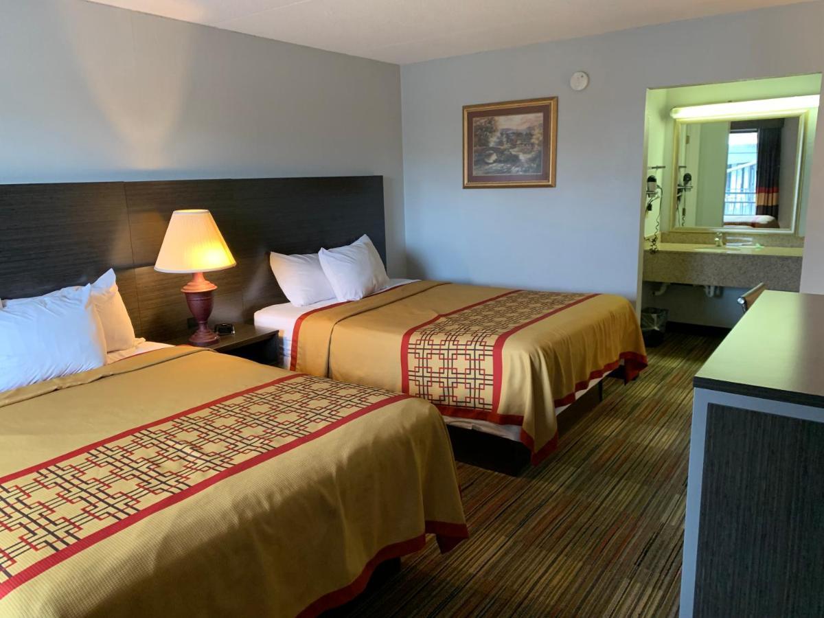 Parkway Hotel 2*