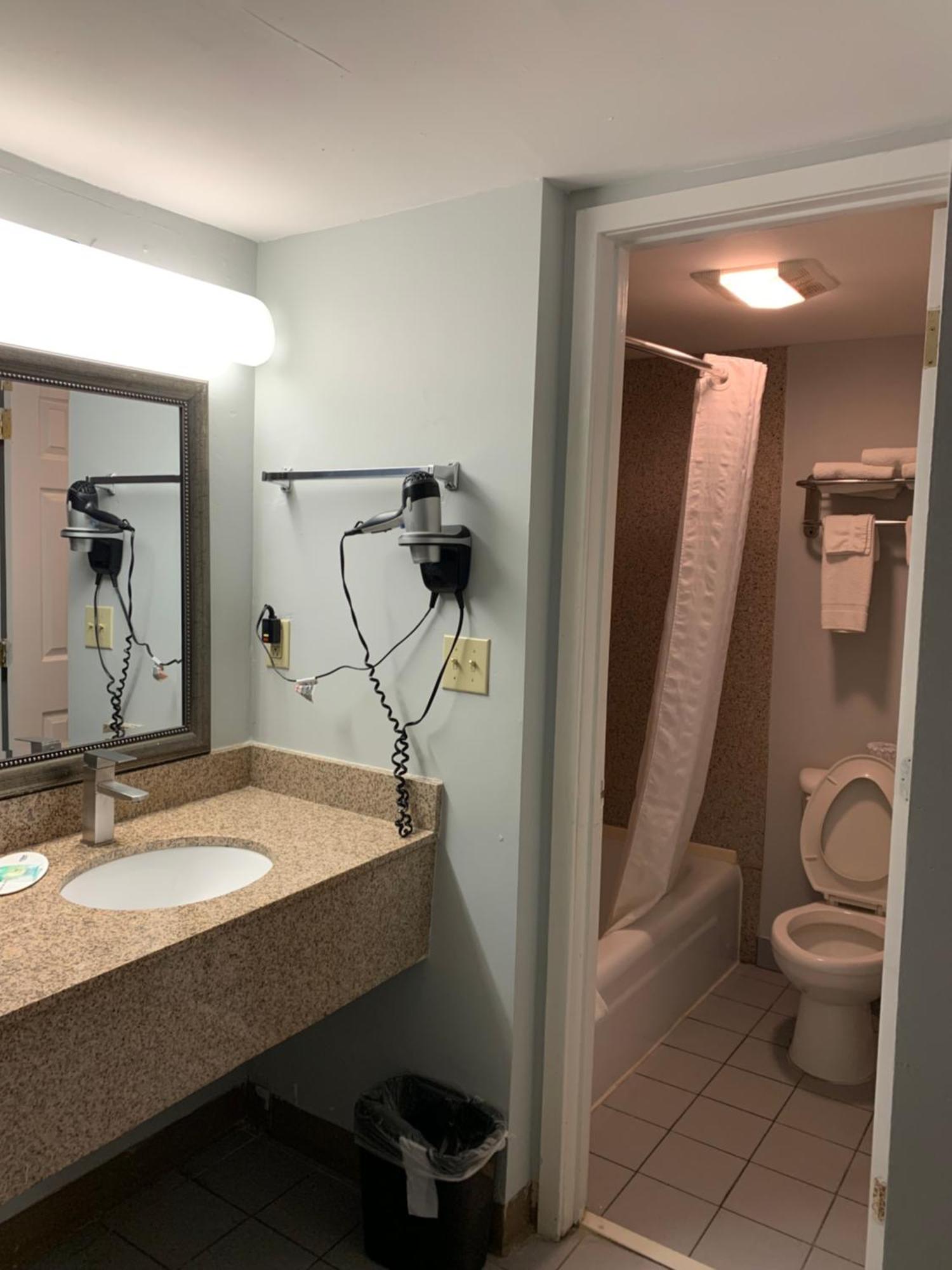 Hotel Parkway 2*