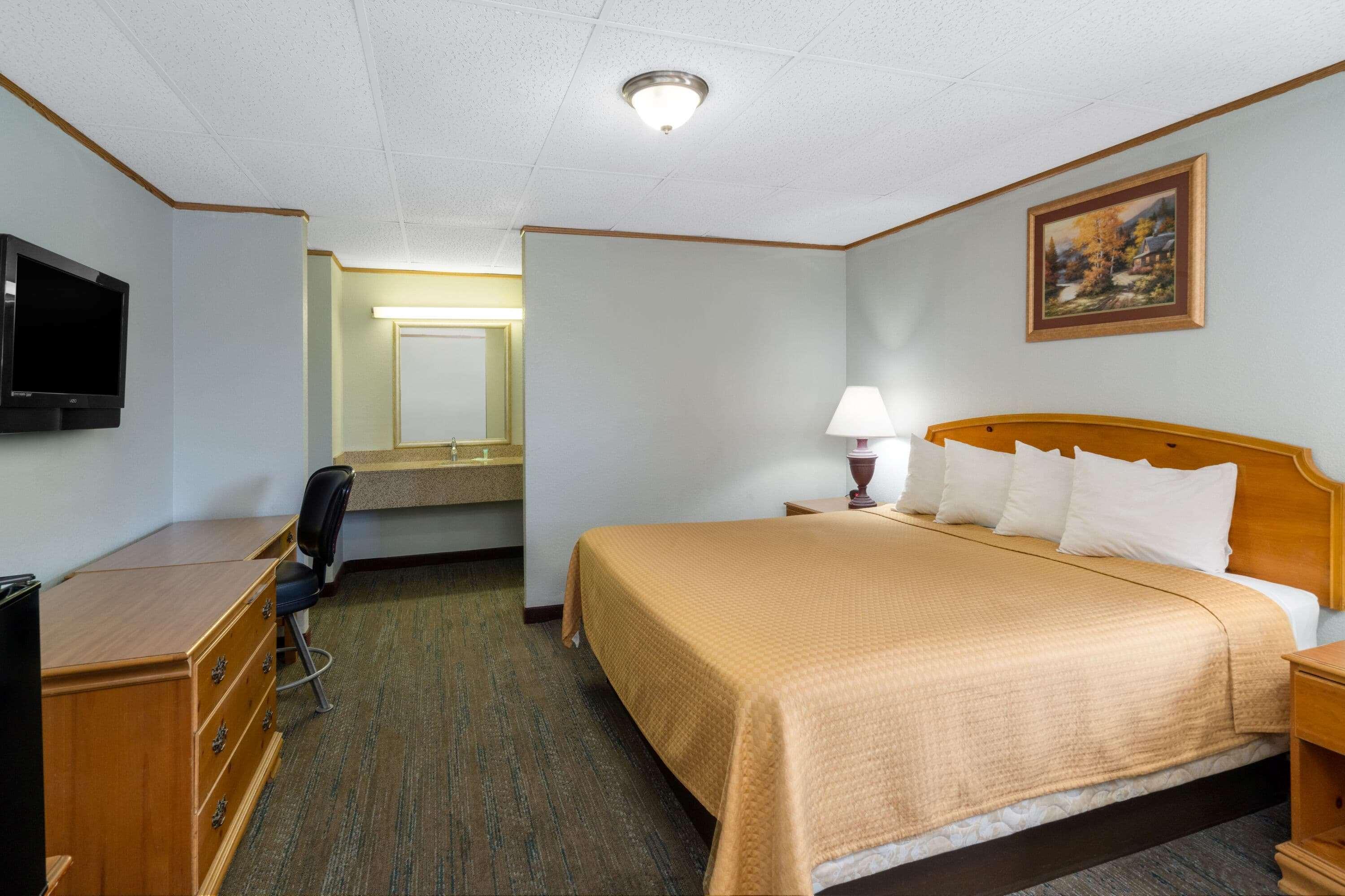 Parkway Hotel 2*