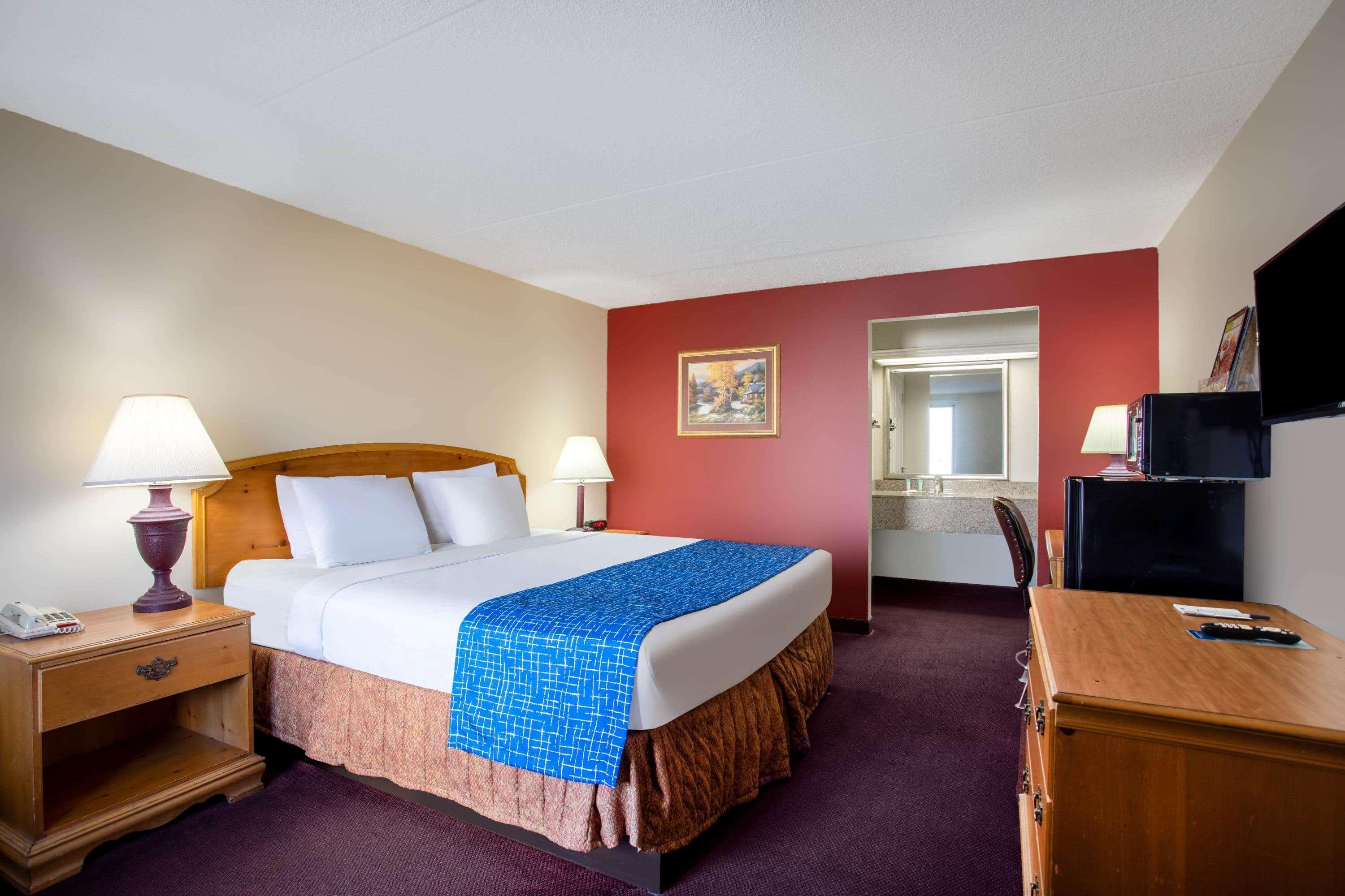 Parkway Hotel 2*