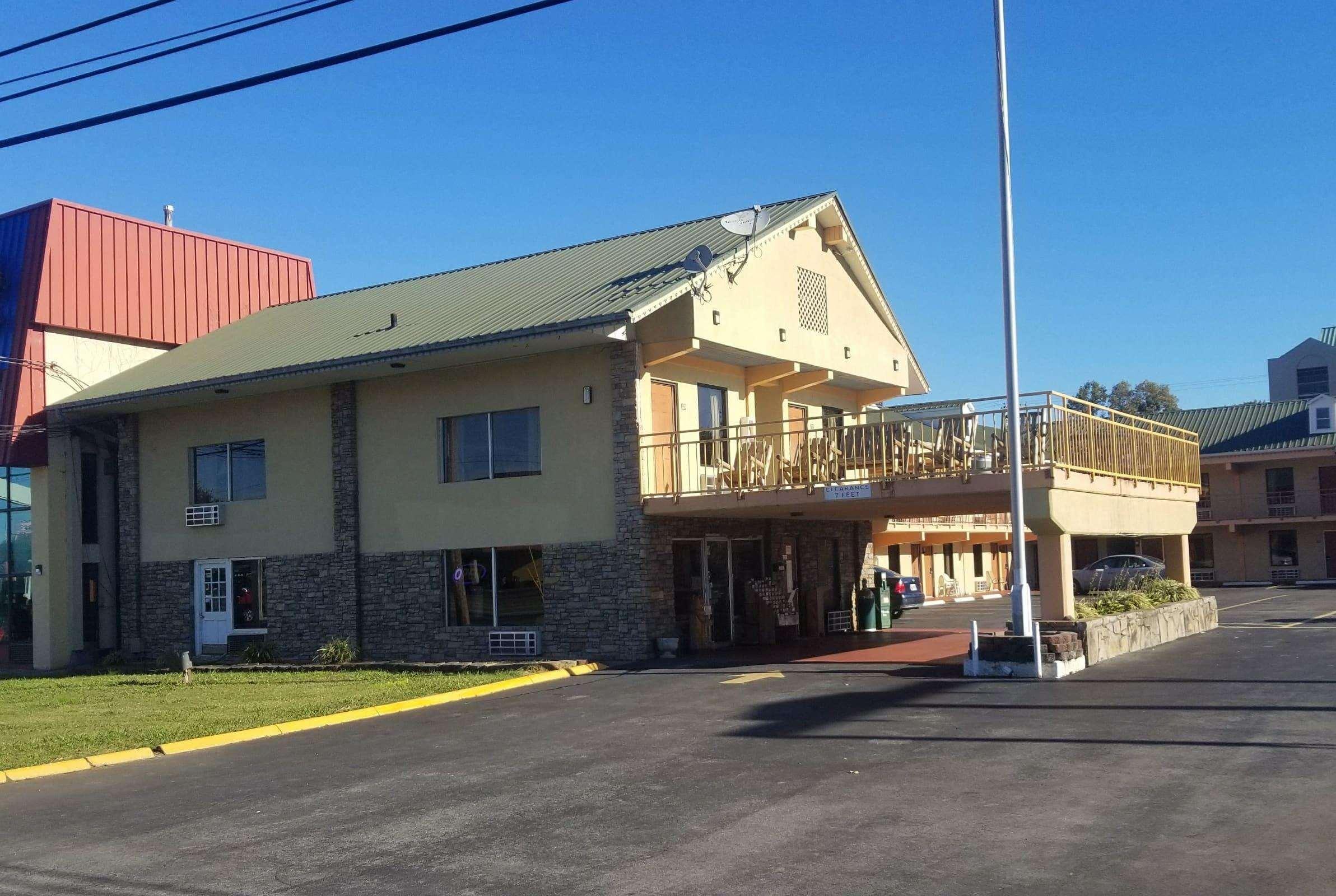Parkway Hotel