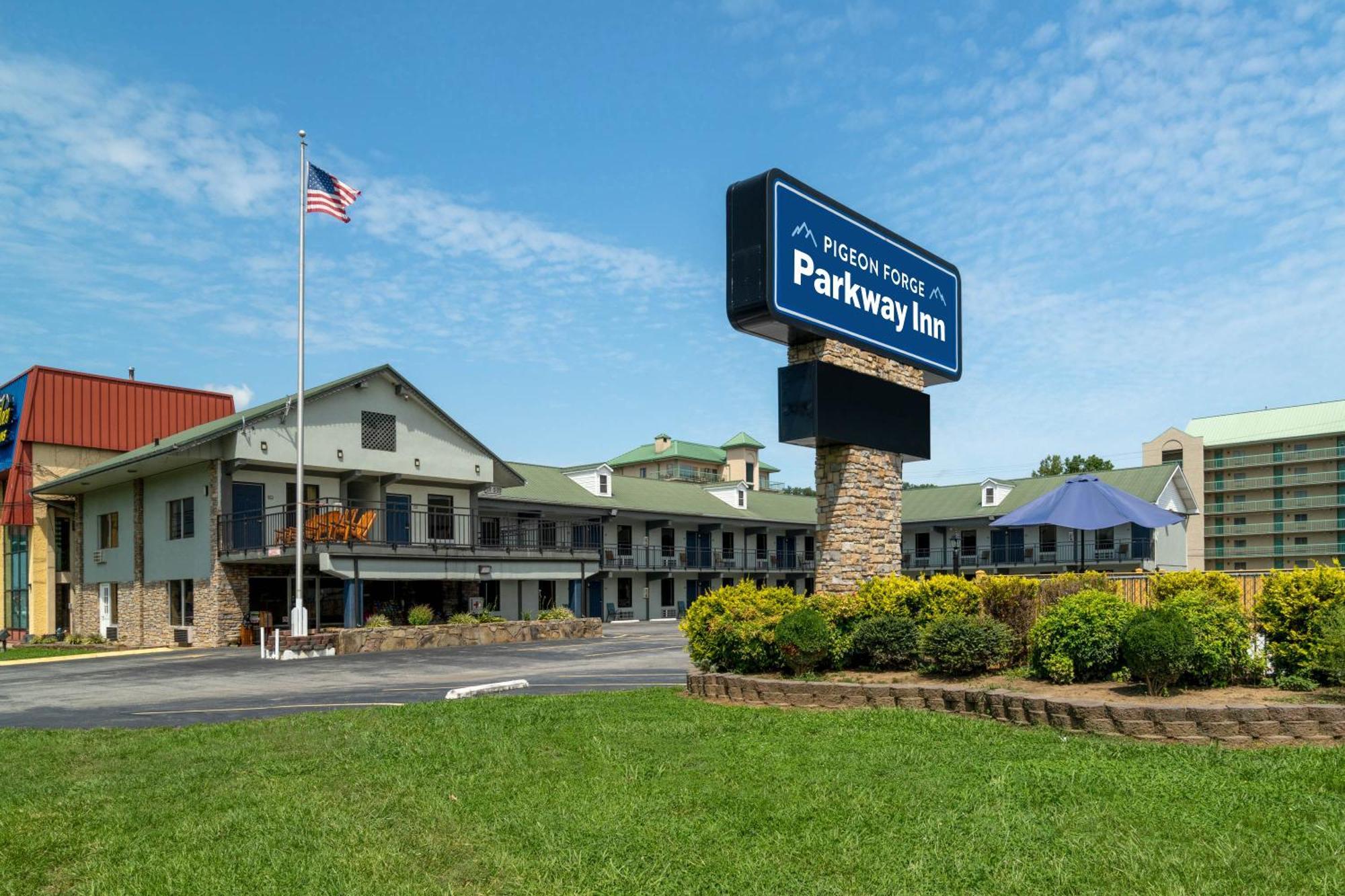 Parkway Hotel 2*
