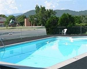 Parkway Hotel 2*