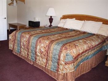 Parkway Hotel